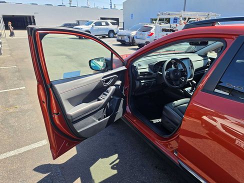 Certified 2024 Subaru Crosstrek 2.5i Limited w/ Crosstrek Mirror Package AWD/4WD image 18