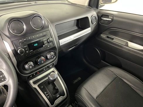 Used 2017 Jeep Compass Latitude AWD/4WD image 25