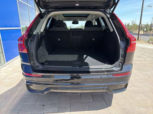 Used 2025 Volvo XC60 B5 Plus AWD/4WD image 9