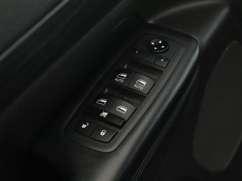 Used 2020 Jeep Grand Cherokee Altitude AWD/4WD image 8