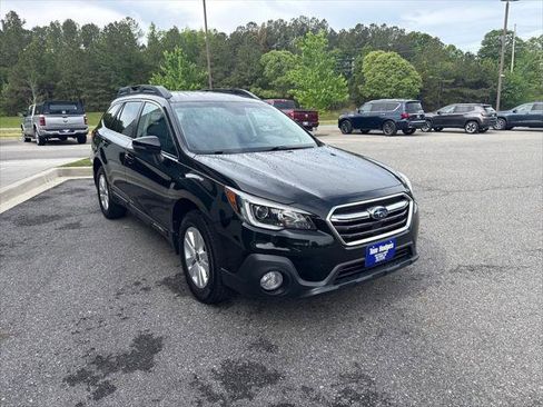 Used 2018 Subaru Outback 2.5i Premium AWD/4WD image 3