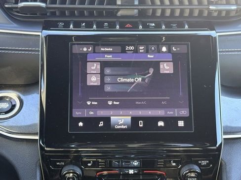 Used 2022 Jeep Grand Cherokee L Laredo image 14