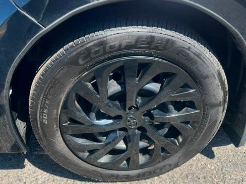Used 2019 Toyota Corolla LE FWD image 14