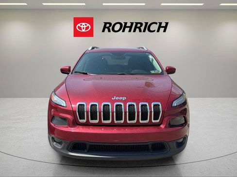 Used 2016 Jeep Cherokee Latitude w/ Comfort/Convenience Group AWD/4WD image 2