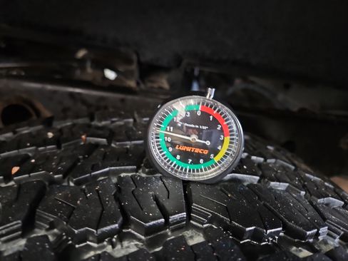 Used 2011 Nissan Frontier SL image 25