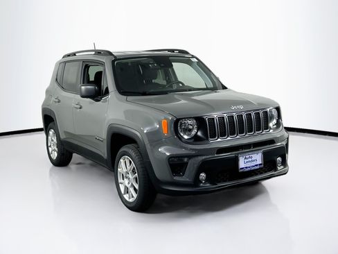 Used 2022 Jeep Renegade Latitude w/ Convenience Group AWD/4WD image 3