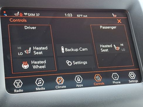 Used 2019 Jeep Cherokee Latitude Plus w/ Cold Weather Group AWD/4WD image 23