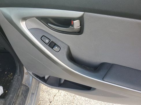 Used 2013 Hyundai Elantra Limited FWD image 13