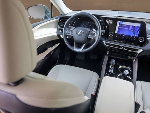 Used 2024 Lexus RX 350 FWD w/ Technology Package image 26