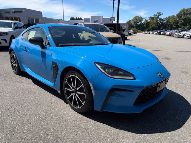 Used 2022 Toyota GR86 RWD image 8