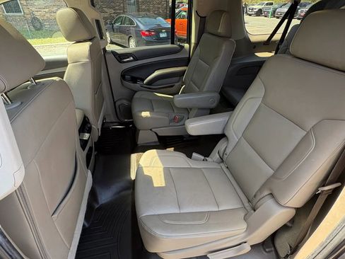 Used 2018 Chevrolet Suburban LT w/ LT Signature Package AWD/4WD image 23