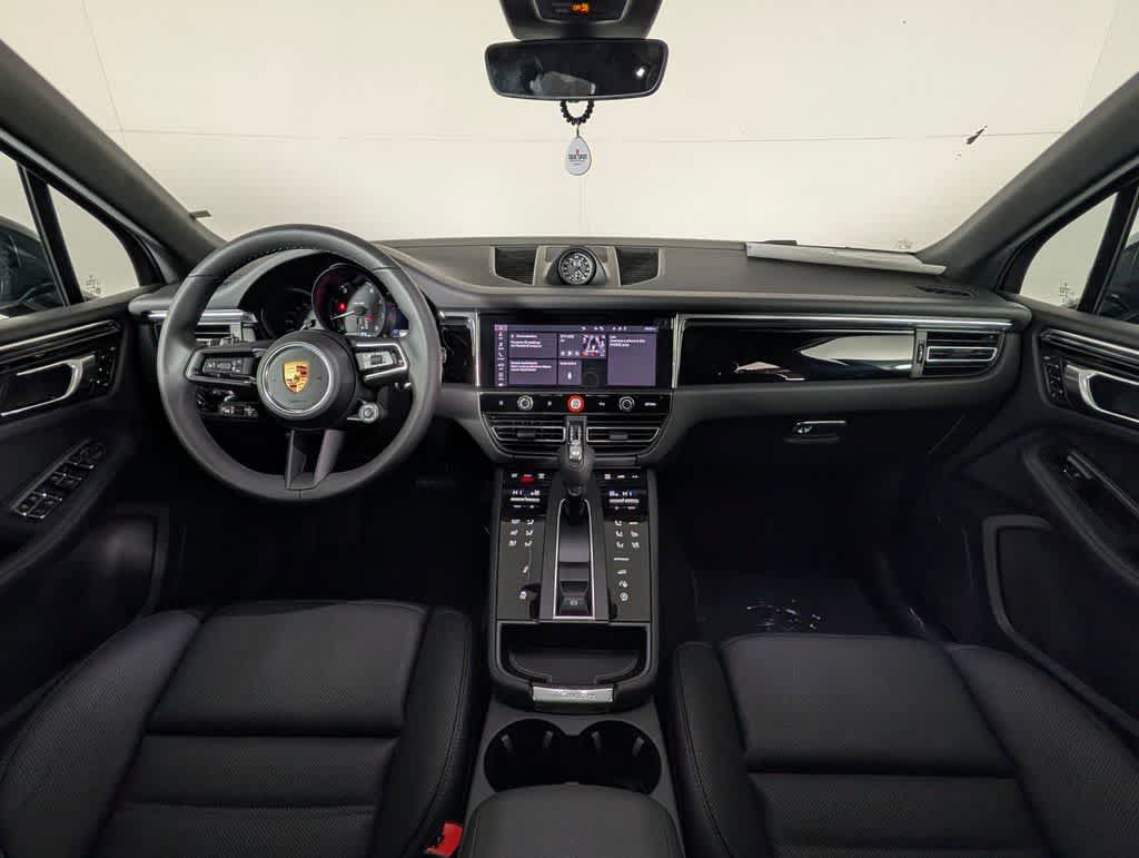 Used 2026 Porsche Macan AWD/4WD image 20