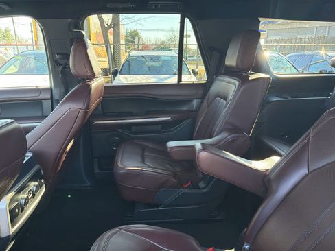 Used 2023 Ford Expedition Limited image 21