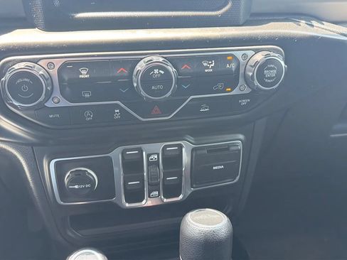 Used 2020 Jeep Gladiator Sport w/ Quick Order Package 24S AWD/4WD image 14