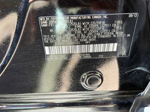 Used 2013 Toyota RAV4 Limited AWD/4WD image 38