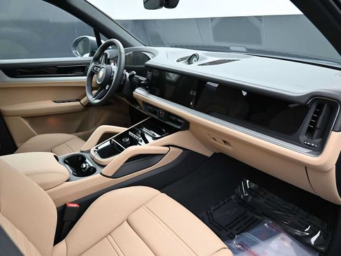 New 2026 Porsche Cayenne S AWD/4WD image 21