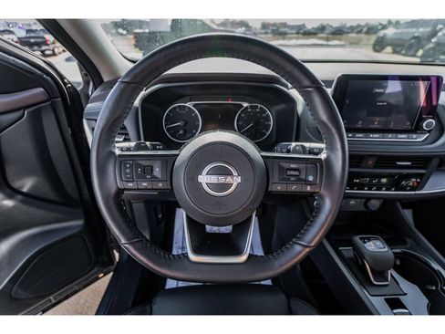 Used 2023 Nissan Rogue SV w/ SV Premium B Package image 11