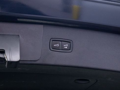 Certified 2021 Porsche Cayenne image 33