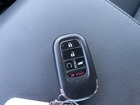 Used 2025 Honda Pilot EX-L image 42