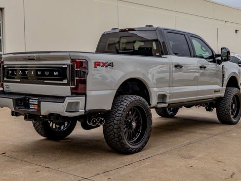 Used 2026 Ford F250 Platinum w/ Platinum Plus Package image 10