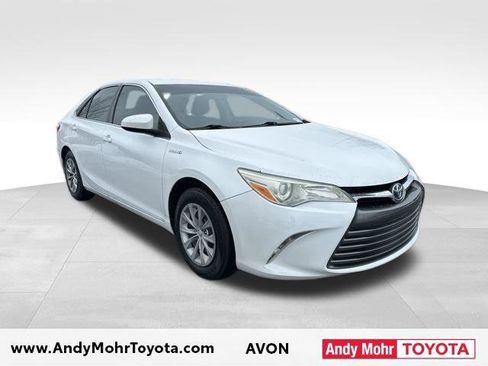 Certified 2017 Toyota Camry LE image 1