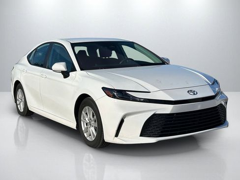 Used 2025 Toyota Camry LE FWD image 3