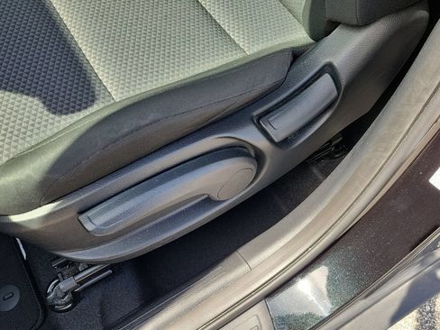 Used 2025 Kia Soul LX w/ LX Technology Package FWD image 15