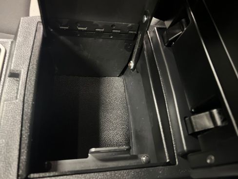 Used 2025 Toyota Tacoma TRD Sport image 27