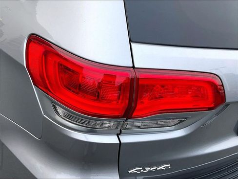 Used 2018 Jeep Grand Cherokee Summit w/ Platinum Series Group AWD/4WD image 34