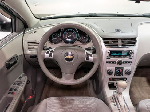 Used 2010 Chevrolet Malibu LS FWD image 22
