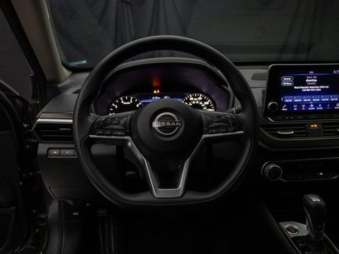 Used 2024 Nissan Altima 2.5 SV image 25