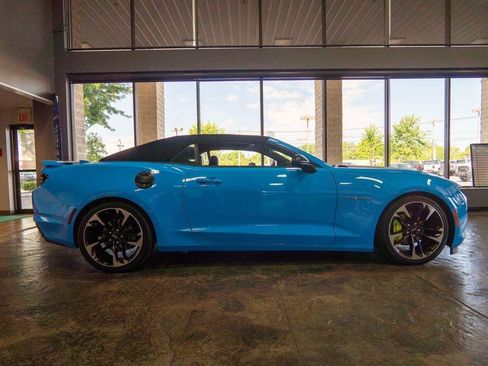 Used 2023 Chevrolet Camaro LT RWD image 2