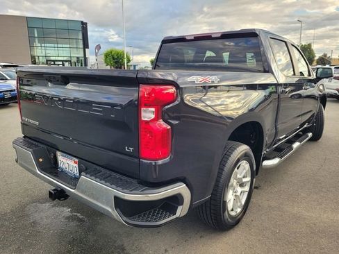 Used 2022 Chevrolet Silverado 1500 LT AWD/4WD image 4