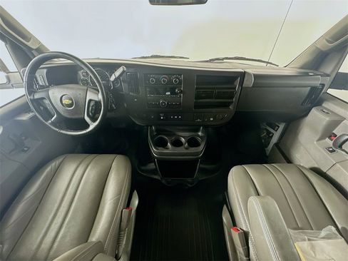 Used 2022 Chevrolet Express 2500 w/ Driver Convenience Package image 10