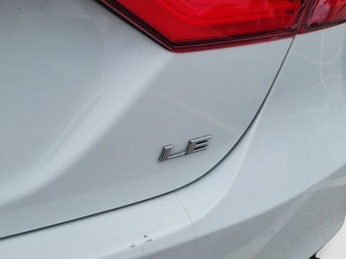Used 2021 Toyota Camry LE w/ Convenience Package FWD image 11