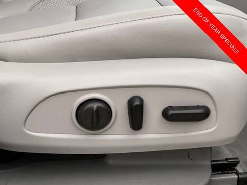 Used 2018 GMC Acadia SLT image 16