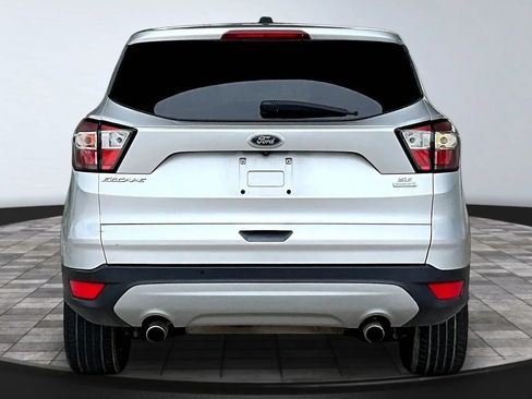 Used 2017 Ford Escape SE FWD image 5