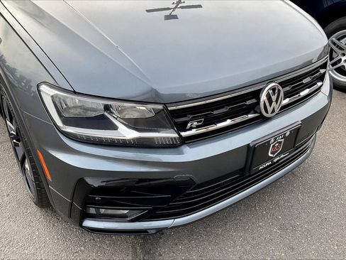 Used 2021 Volkswagen Tiguan SE R-Line image 3