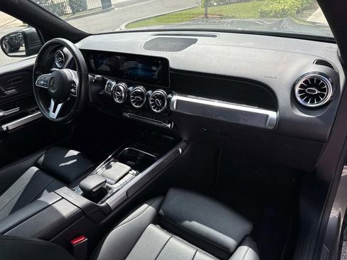 Used 2021 Mercedes-Benz GLB 250 image 12