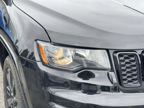 Used 2019 Jeep Grand Cherokee Altitude AWD/4WD image 5