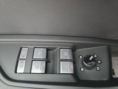 Certified 2023 Audi e-tron Premium Plus w/ Premium Plus Package AWD/4WD image 28