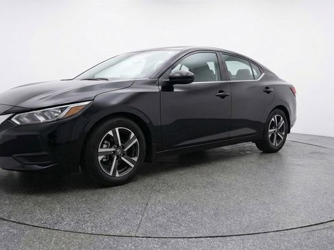 Used 2025 Nissan Sentra SV image 3