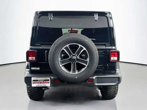 Used 2023 Jeep Wrangler Unlimited Sahara AWD/4WD image 6