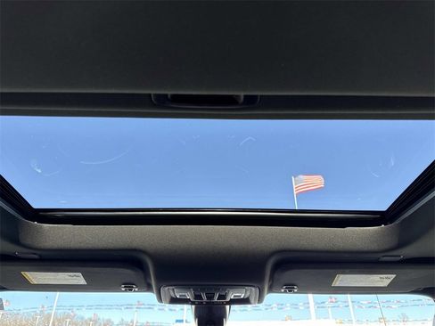 Used 2021 GMC Sierra 1500 AT4 w/ AT4 Premium Package image 24