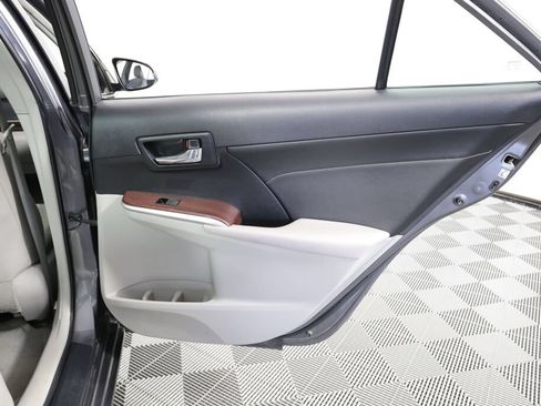Used 2014 Toyota Camry XLE w/ Leather Package FWD image 21