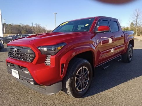 Used 2024 Toyota Tacoma TRD Sport image 7