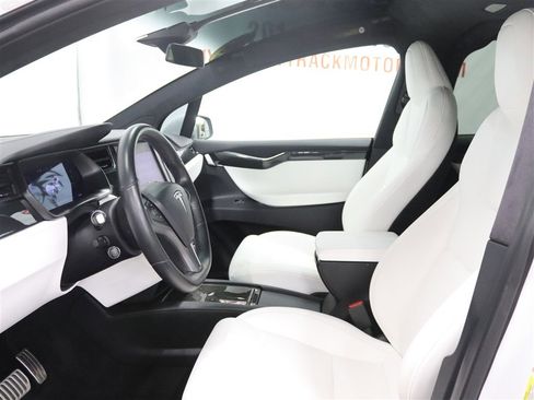 Used 2020 Tesla Model X Long Range AWD/4WD image 16