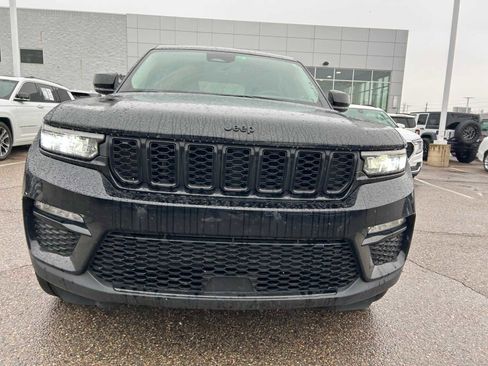 Certified 2023 Jeep Grand Cherokee Limited w/ Black Appearance Package image 4