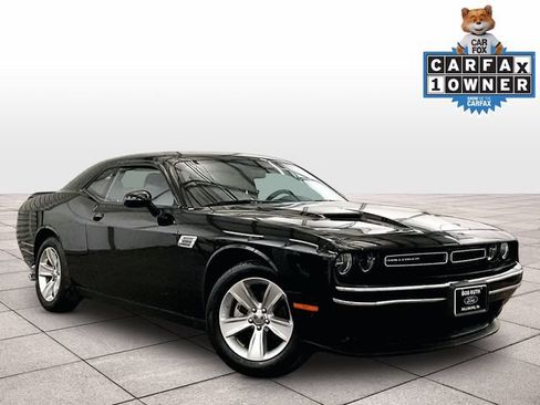 Used 2023 Dodge Challenger SXT w/ Cold Weather Group RWD image 2