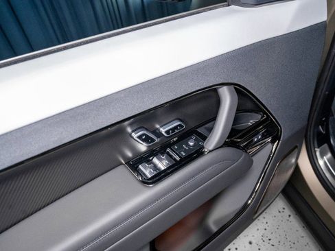 Used 2024 Land Rover Range Rover Sport SV Edition One Carbon Bronze image 11